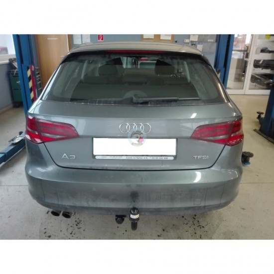СТАЦИОНАРЕН ТЕГЛИЧ ЗА AUDI A3 3/5ВРАТИ С БОЛТОВА СИСТЕМА ЗА ОСВОБОЖДАВАНЕ НА КУКАТА.