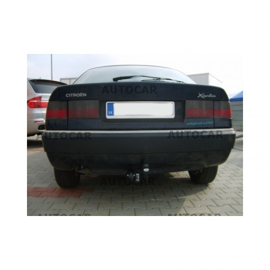 СТАЦИОНАРЕН ТЕГЛИЧ ЗА CITROEN XANTIA С БОЛТОВА СИСТЕМА ЗА ОСВОБОЖДАВАНЕ НА КУКАТА.