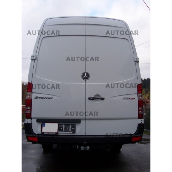 СТАЦИОНАРЕН ТЕГЛИЧ ЗА MERCEDES SPRINTER 3,55/3,665/4,025 ФУРГОН ЕД.ГУМА БЕЗ СТЕПЕНКА С БОЛТОВА СИСТЕМА ЗА ОСВОБОЖДАВАНЕ НА КУКАТА.