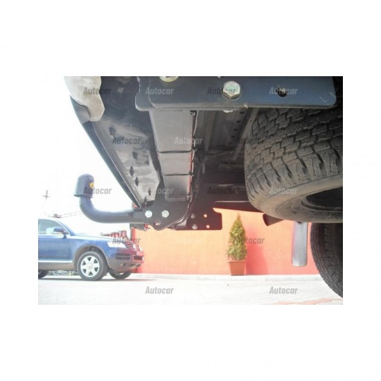 СТАЦИОНАРЕН ТЕГЛИЧ ЗА NISSAN NP 300 PICK UP SUV С ВИНТОВА СИСТЕМА ЗА ОСВОБОЖДАВАНЕ НА КУКАТА.