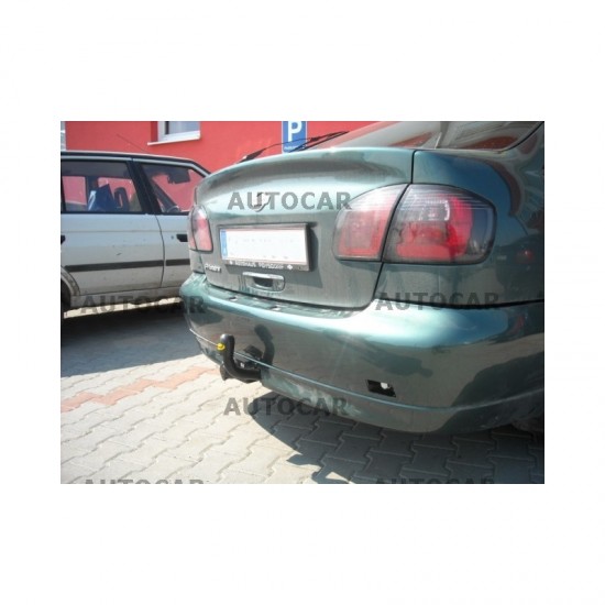 СТАЦИОНАРЕН ТЕГЛИЧ ЗА NISSAN PRIMERA 4/5 ВРАТИ С ВИНТОВА СИСТЕМА ЗА ОСВОБОЖДАВАНЕ НА КУКАТА.