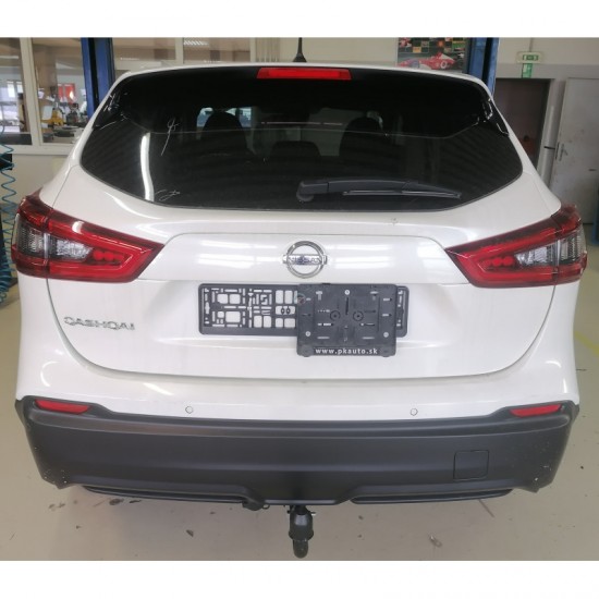 СТАЦИОНАРЕН ТЕГЛИЧ ЗА NISSAN QASHQAI SUV С ВИНТОВА СИСТЕМА ЗА ОСВОБОЖДАВАНЕ НА КУКАТА.