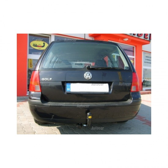 СТАЦИОНАРЕН ТЕГЛИЧ ЗА VOLKSWAGEN GOLF IV КОМБИ С БОЛТОВА СИСТЕМА ЗА ОСВОБОЖДАВАНЕ НА КУКАТА.
